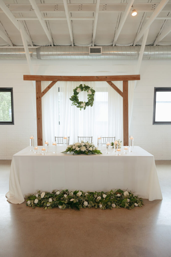 cedar valley forest, sweetheart table